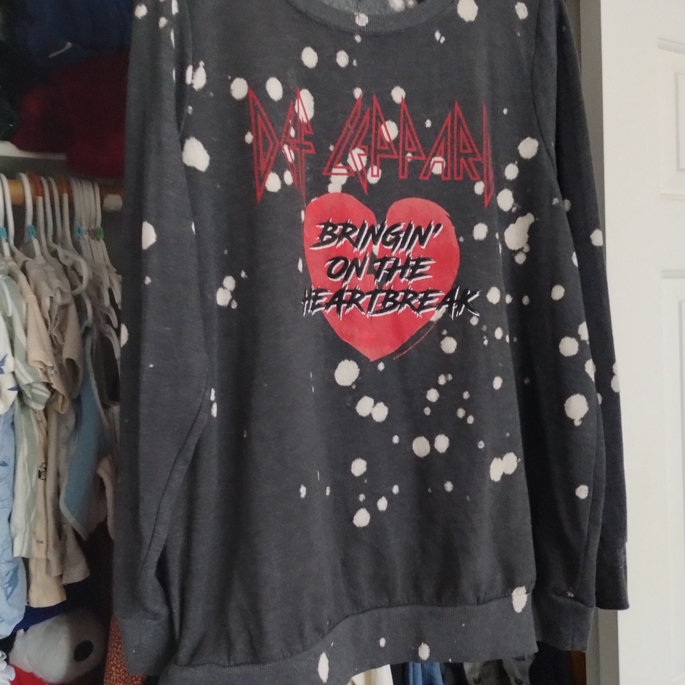 Sweater - Picture 4 of 4